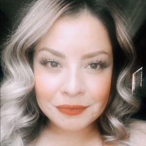 Meet your Posher, Lidia